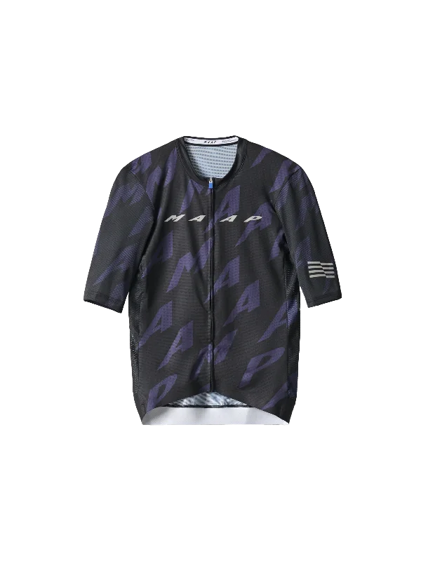 Men's Cycling Jerseys with Reflective Stripes for Safe and Stylish Rides at NightEqualise Pro Air Jersey 2.0 Men's Cycling Jerseys with Reflective Stripes for Safe and Stylish Rides at NightEqualise Pro Air Jersey 2.0