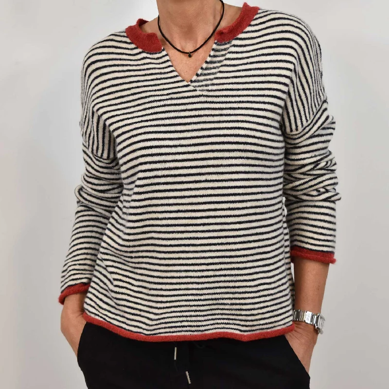 Men's Throwback Tennis Jerseys Inspired by Iconic Matches and PlayersJersey rayas pico blanco Men's Throwback Tennis Jerseys Inspired by Iconic Matches and PlayersJersey rayas pico blanco