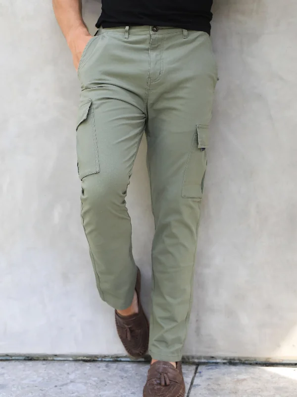 Men's Distressed Jeans with Patches for a Retro and DIY - Inspired AppearanceCargo Trousers - Green