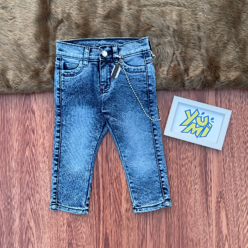 Men's Straight Leg Raw Denim Jeans for a Minimalist and Durable OptionBoys Blue Jeans with Edgy Chain Detail