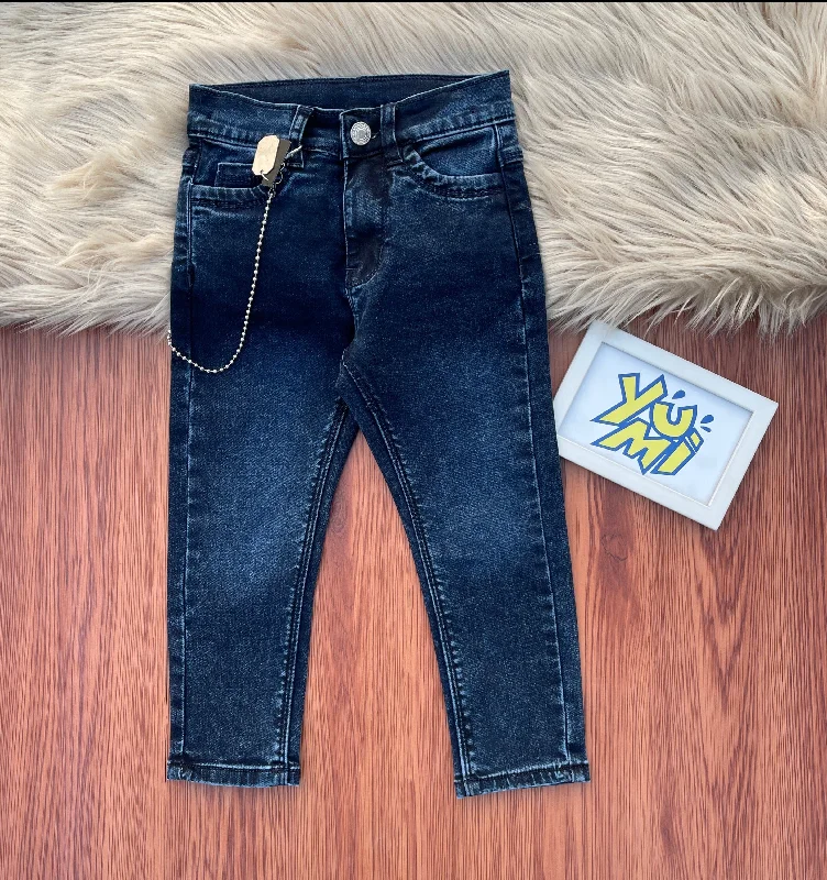 Men's Low - Rise Jeans in a Light Wash for a Casual and Youthful LookBoys' Terry Denim Jeans with Unique Wash & Statement Chain