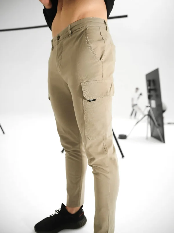 Plus Size Men's Relaxed Fit Jeans with a Tapered Leg for a Laid - Back VibeCargo Trousers - Tan