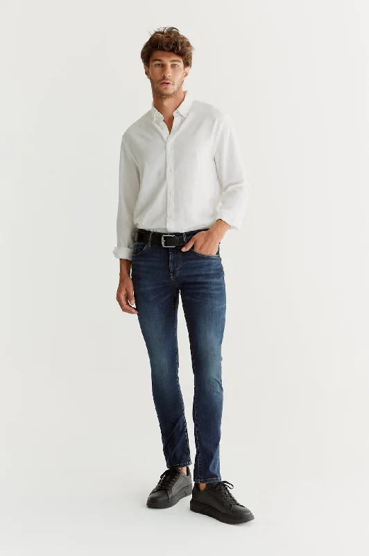 Men's Low - Rise Jeans in a Light Wash for a Casual and Youthful LookLeo Wellflex 5 Pocket Jeans Green Way