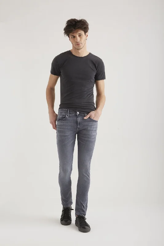 Men's Jeans with an Elastic Waistband for Ultimate ComfortLeo Wellflex 5 Pocket Jeans Smoke Grey