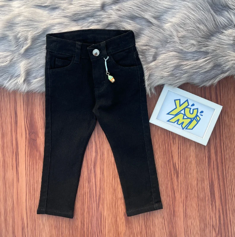 Men's Jeans with an Elastic Waistband for Ultimate ComfortGirls' Plain Black Jeans for Every Occasion