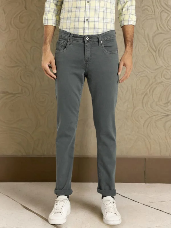 Men's Distressed Jeans with Patches for a Retro and DIY - Inspired AppearanceMen Brooklyn Fit Jeans