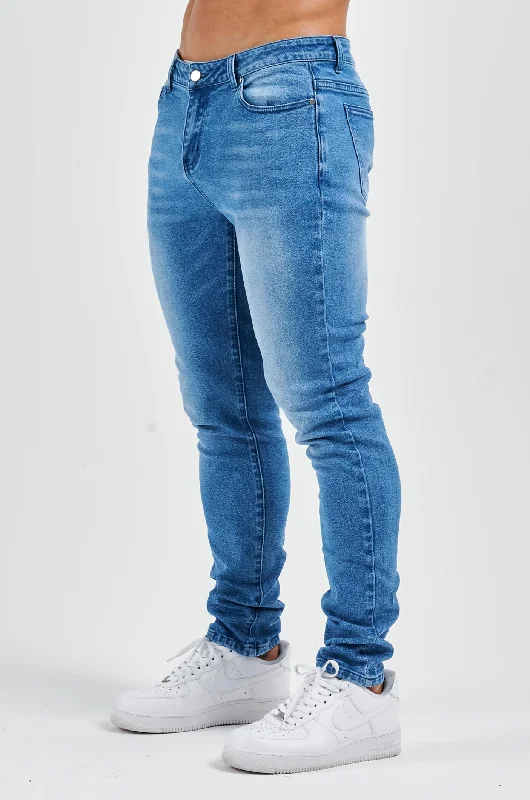 Men's Jeans with a Hidden Coin Pocket for Added ConvenienceSLIM FIT JEANS 2.0 - SKY BLUE