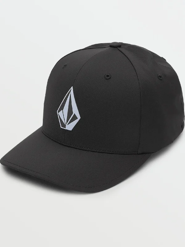 Men's Colored Jeans in Burgundy for a Bold and Fashion - Forward LookStone Tech Flexfit Delta Hat - Black