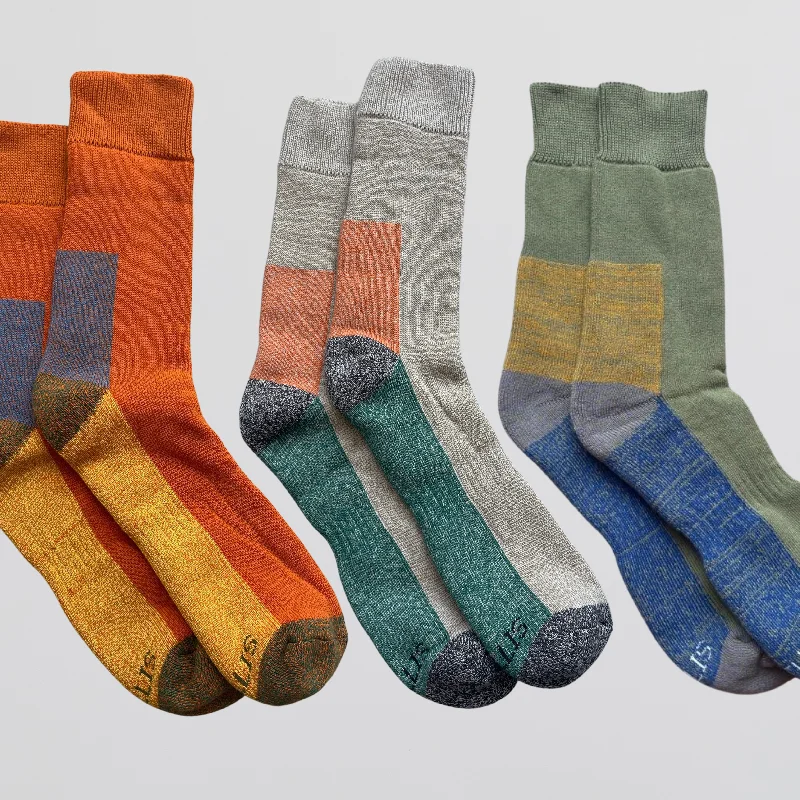 Men's Slim Fit Stretch Jeans in Dark Wash for a Modern and Comfortable LookIvy Ellis - Mens Gloaming Socks Men's Slim Fit Stretch Jeans in Dark Wash for a Modern and Comfortable LookIvy Ellis - Mens Gloaming Socks