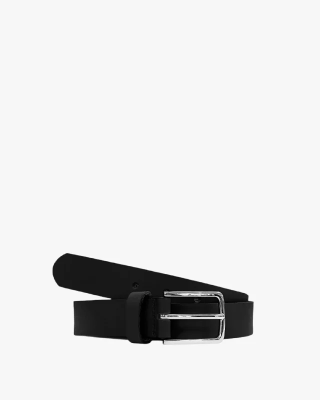 Men's Cargo Jeans with Multiple Pockets for a Practical and Outdoor - Friendly LookNarrow Leather Belt