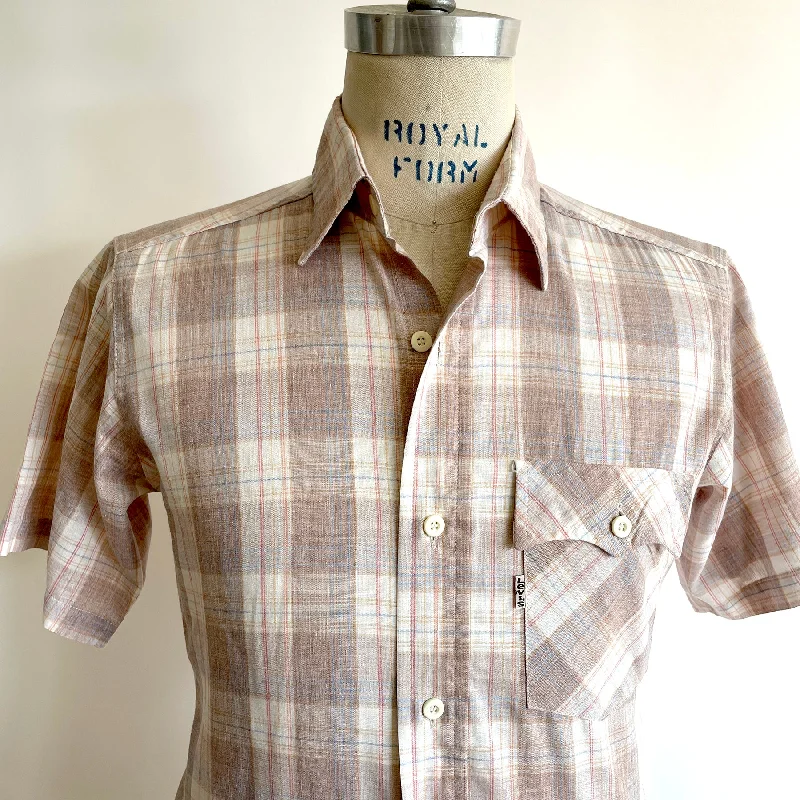 Plus Size Men's Relaxed Fit Jeans with a Tapered Leg for a Laid - Back VibeVintage Levi's khaki plaid s/s shirt