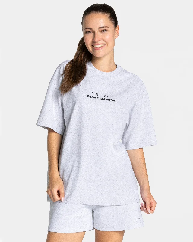 Men's slim - fit graphic t - shirts with vintage rock band printsAnniversary T-Shirt Women "Hellgrau"