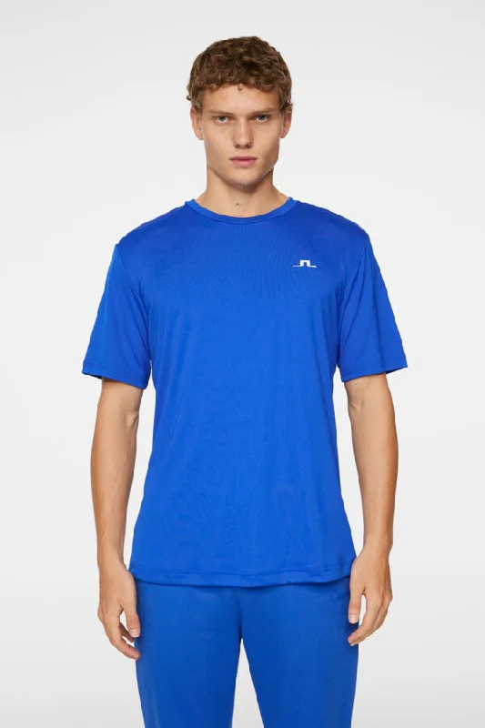 Men's thermal t - shirts with a high - neck design for cold weatherAde T-shirt