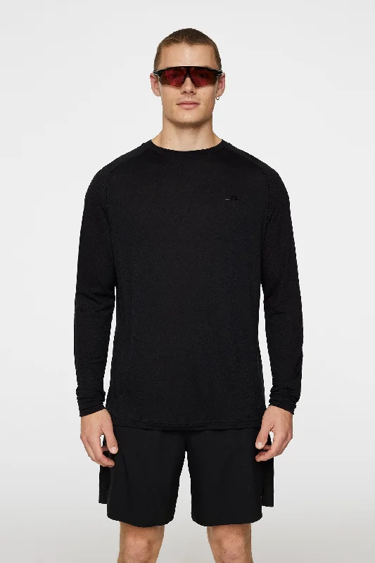 Men's polo t - shirts with a contrast collar for a preppy lookBrent Wool Long Sleeve T-shirt
