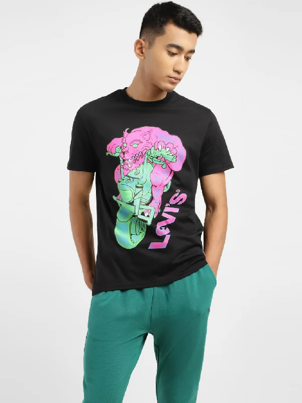 Men's polo t - shirts with a contrast collar for a preppy lookMen's Graphic Print Slim Fit T-shirt