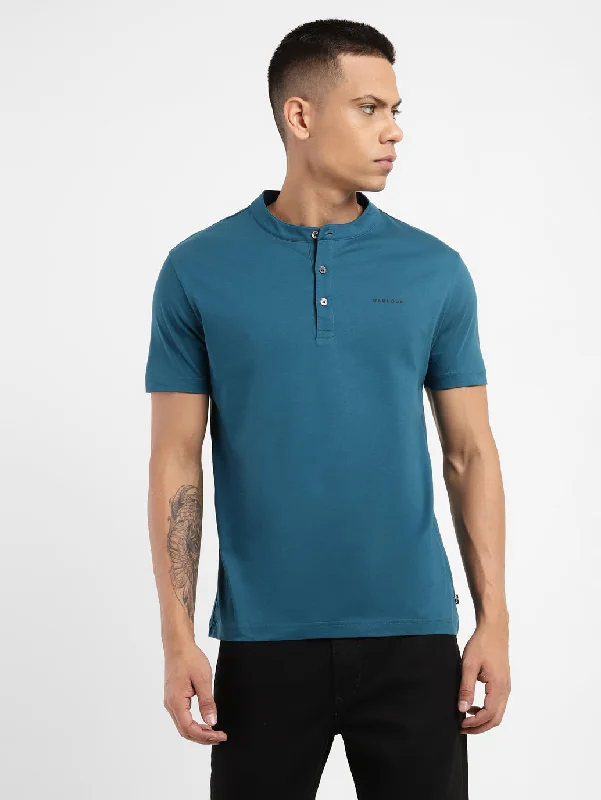 Men's mock - neck t - shirts with a modern and sleek styleMen's Solid Henley Neck T-shirt