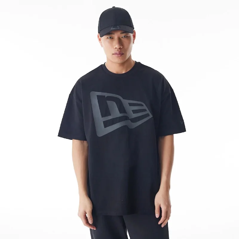 Men's short - sleeve linen t - shirts for summer beach outingsNew Era Flag Black Oversized T-Shirt