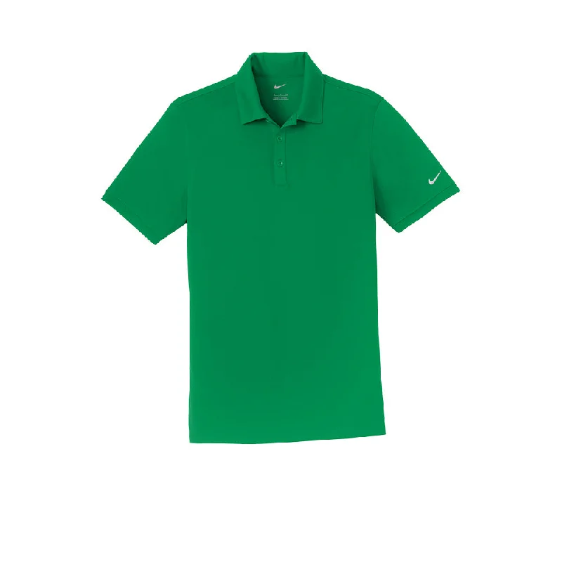 Men's high - collar polo shirts with a modern twistNike Dri-FIT Players Modern Fit Polo Men's high - collar polo shirts with a modern twistNike Dri-FIT Players Modern Fit Polo