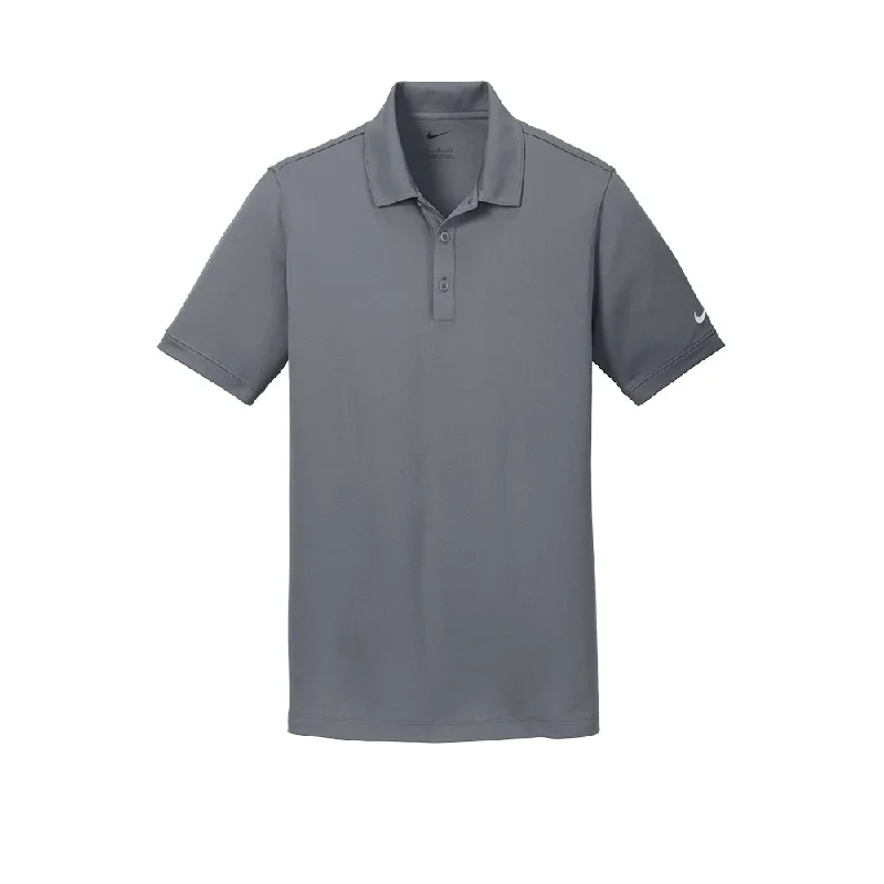 Men's high - collar polo shirts with a modern twistNike Dri-FIT Solid Icon Pique Modern Fit Polo Men's high - collar polo shirts with a modern twistNike Dri-FIT Solid Icon Pique Modern Fit Polo