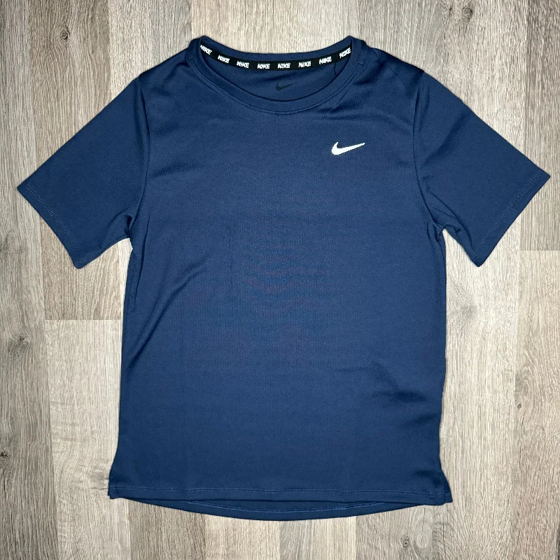 Men's distressed denim - look t - shirts with a rugged appealNike Miler Tee Navy (Junior)
