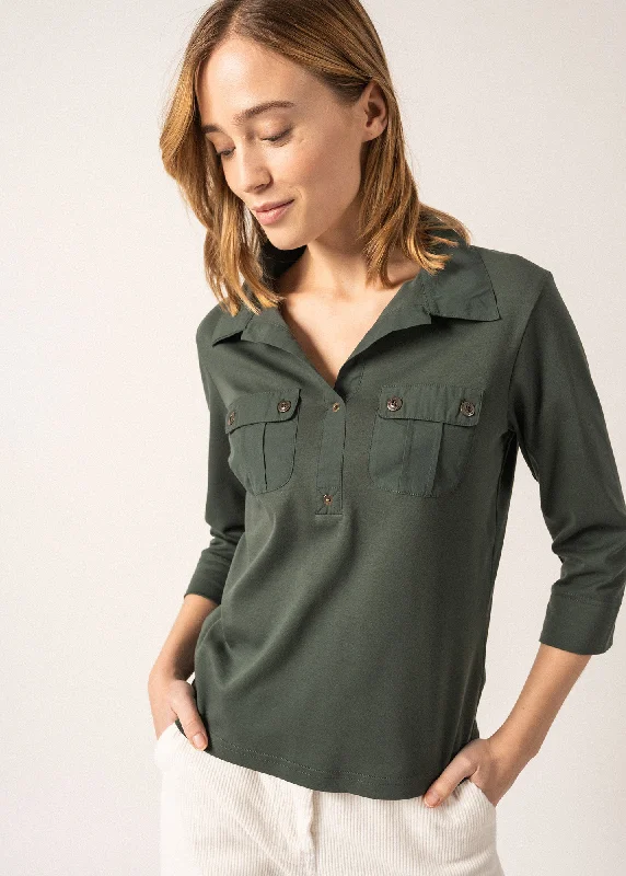 Men's high - collar polo shirts with a modern twistPolo manches 3/4 Oléron - en coton, avec poches (VEGETAL) Men's high - collar polo shirts with a modern twistPolo manches 3/4 Oléron - en coton, avec poches (VEGETAL)