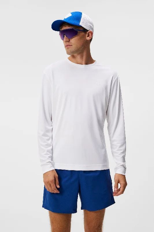Men's polo t - shirts with a contrast collar for a preppy lookAde Long-Sleeve T-shirt