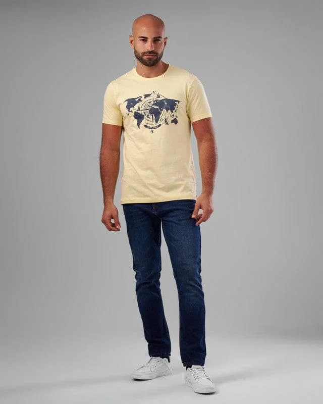 Men's printed Hawaiian t - shirts for tropical vacationsROUND NECK PRINTED T-SHIRT - LIGHT YELLOW