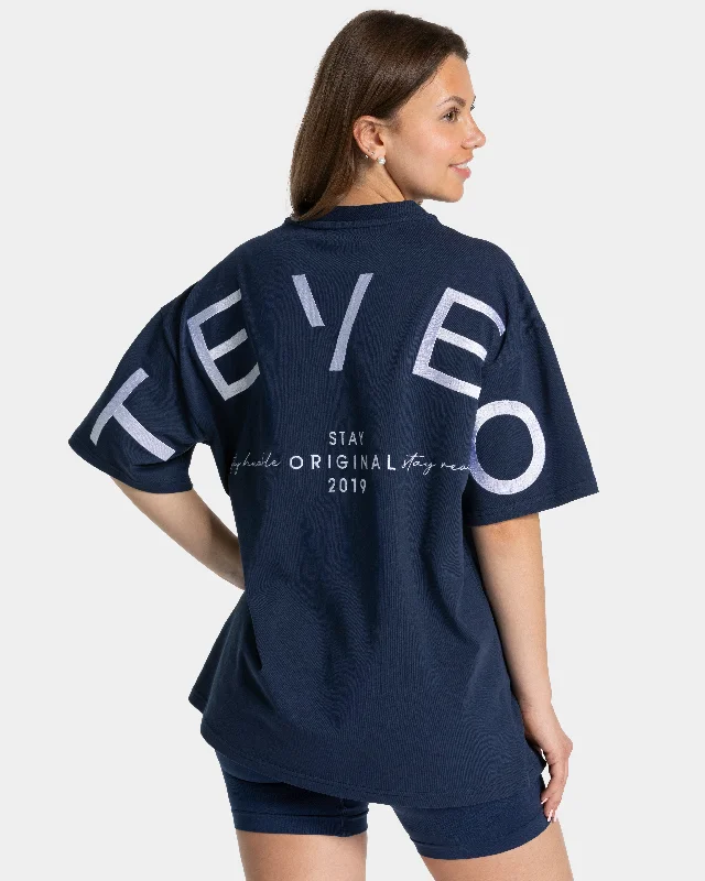 Men's v - neck muscle t - shirts for a body - building aestheticSignature Oversized T-Shirt "Dunkelblau"