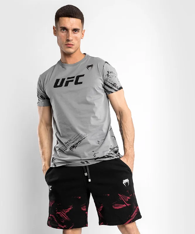 Men's plus - size pocket t - shirts with a classic lookUFC Venum Authentic Fight Week 2.0 Men’s Short Sleeve T-Shirt - Grey