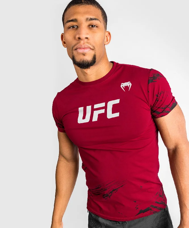 Men's distressed denim - look t - shirts with a rugged appealUFC Venum Authentic Fight Week 2.0 Men’s Short Sleeve T-Shirt - Red