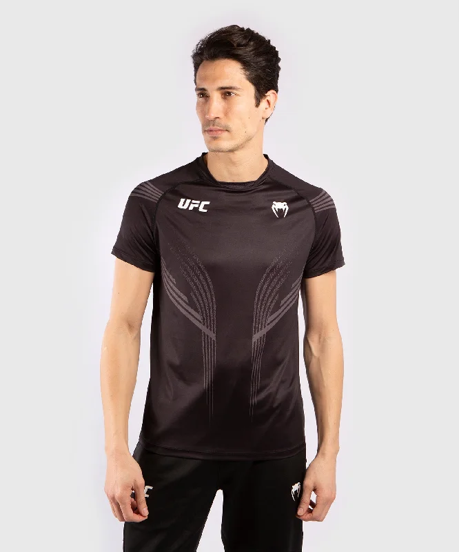 Men's organic cotton crew - neck t - shirts for everyday comfortUFC Venum Pro Line Men's Jersey - Black