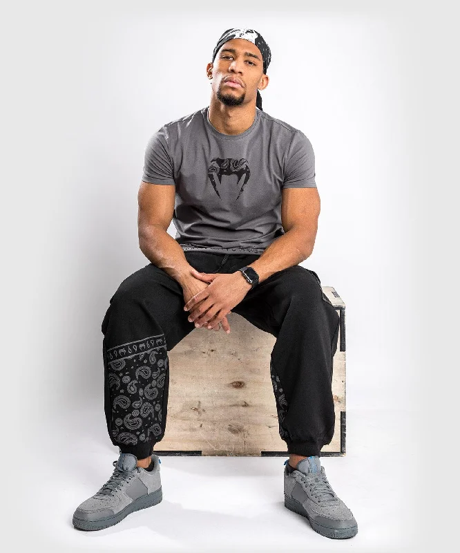 Men's antimicrobial t - shirts for odor - free freshness during travelVenum Cali 34 Interference T-Shirt - Dark Grey