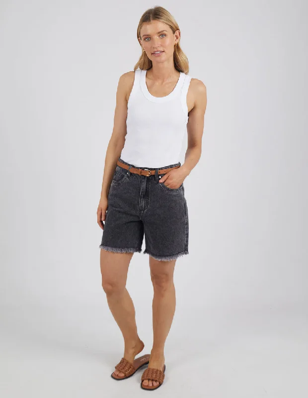 Men's Travel Shorts with Hidden Pockets in Khaki for Secure and Convenient TravelFoxwood Millie Short Washed Black