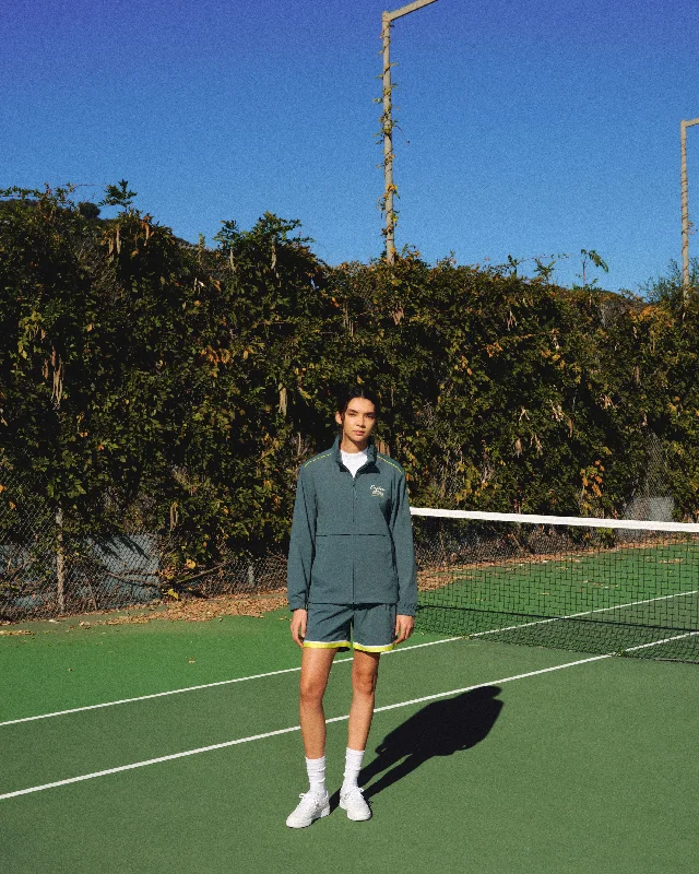Men's Denim Shorts with Ripped Knees in Light Wash for an Edgy and Casual StyleRacquet Club Retro 5'5" Short, Relaxed Fit