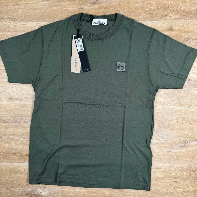 Men's organic cotton crew - neck t - shirts for everyday comfortStone Island Patch Logo Cotton T-Shirt in Musk Green Men's organic cotton crew - neck t - shirts for everyday comfortStone Island Patch Logo Cotton T-Shirt in Musk Green