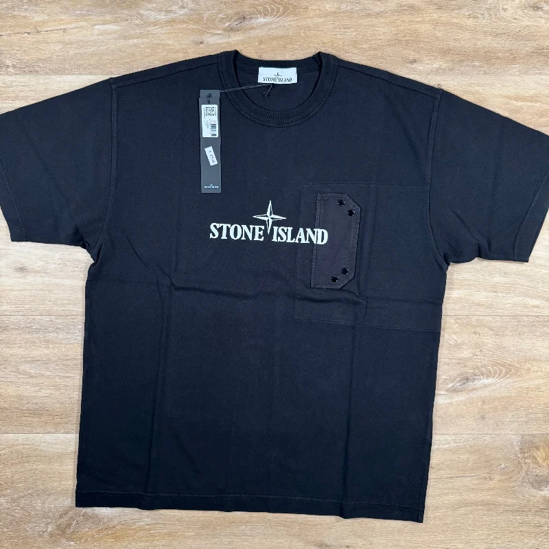 Men's slim - fit graphic t - shirts with vintage rock band printsStone Island Pocket Detail Logo T-Shirt in Black Men's slim - fit graphic t - shirts with vintage rock band printsStone Island Pocket Detail Logo T-Shirt in Black