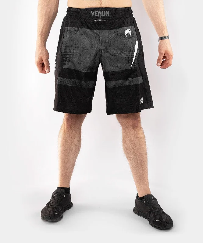 Men's Cycling Shorts with Padded Inserts in Black for Comfortable Bike RidesVenum Sky247 Fightshort - Black/Gray Men's Cycling Shorts with Padded Inserts in Black for Comfortable Bike RidesVenum Sky247 Fightshort - Black/Gray
