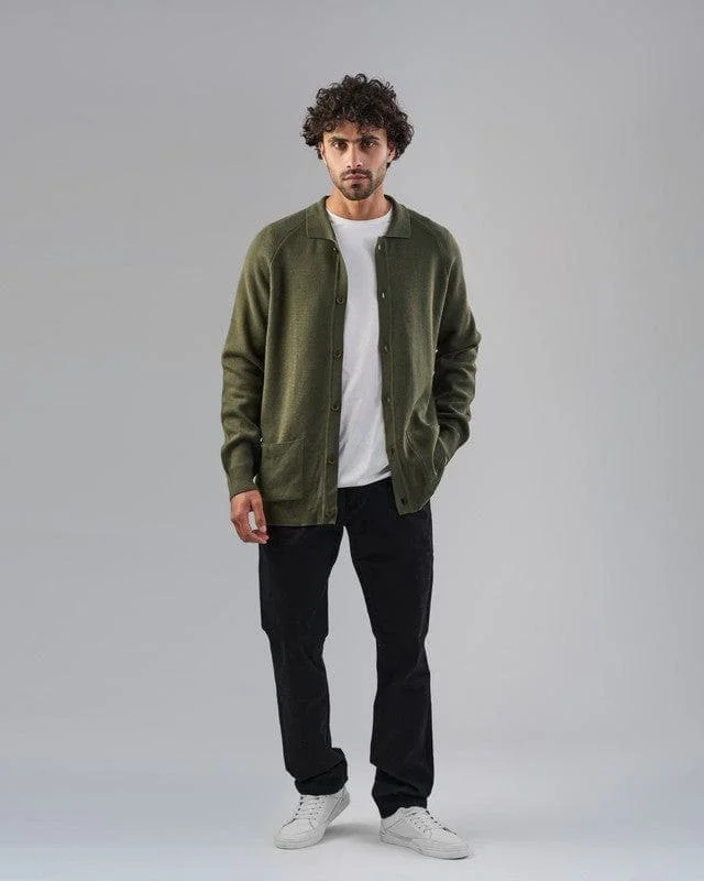 Men's V - Neck Cashmere Pullover in Beige for a Luxurious and Sophisticated StyleButton-Up Cardigan - OLIVE Men's V - Neck Cashmere Pullover in Beige for a Luxurious and Sophisticated StyleButton-Up Cardigan - OLIVE